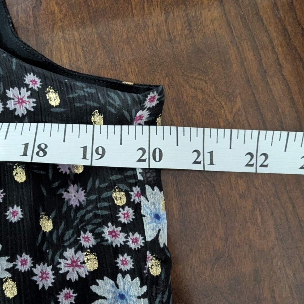 3/$30 LOFT Ruffle Neck Peplum Tank Blouse Medium - Picture 8 of 8